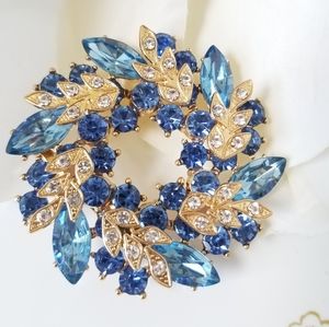 Blue Crystals 3-D Wreath Brooch Pin *NWT